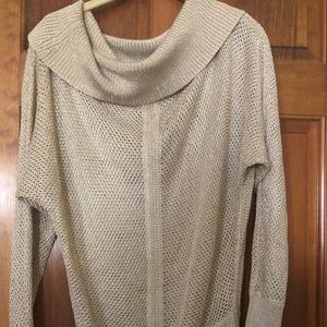 Cache sweater SZ M off shoulder gold/gold specks